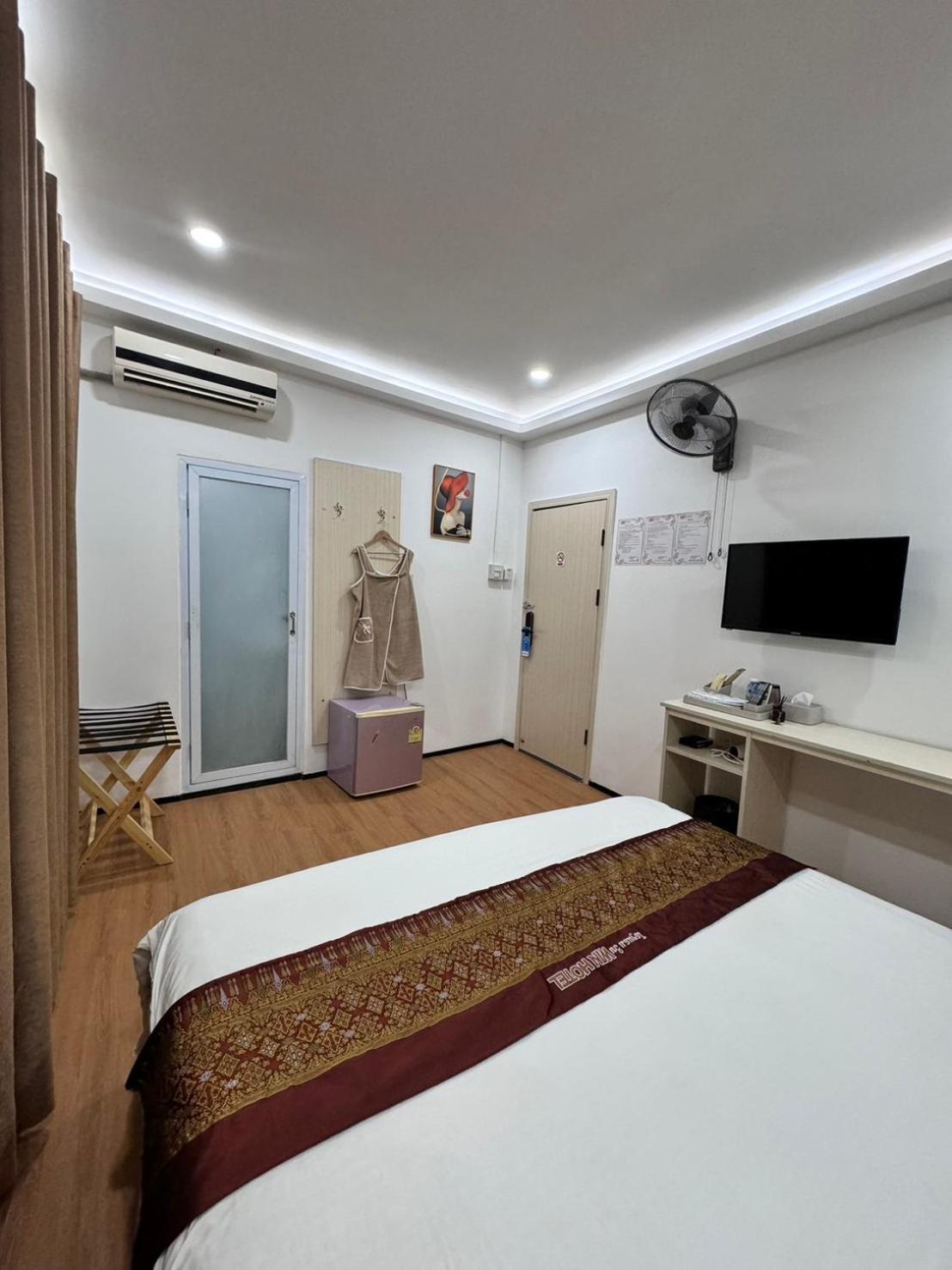 梦之南win酒店 Win Hotel Cafe & Spa ビエンチャン エクステリア 写真